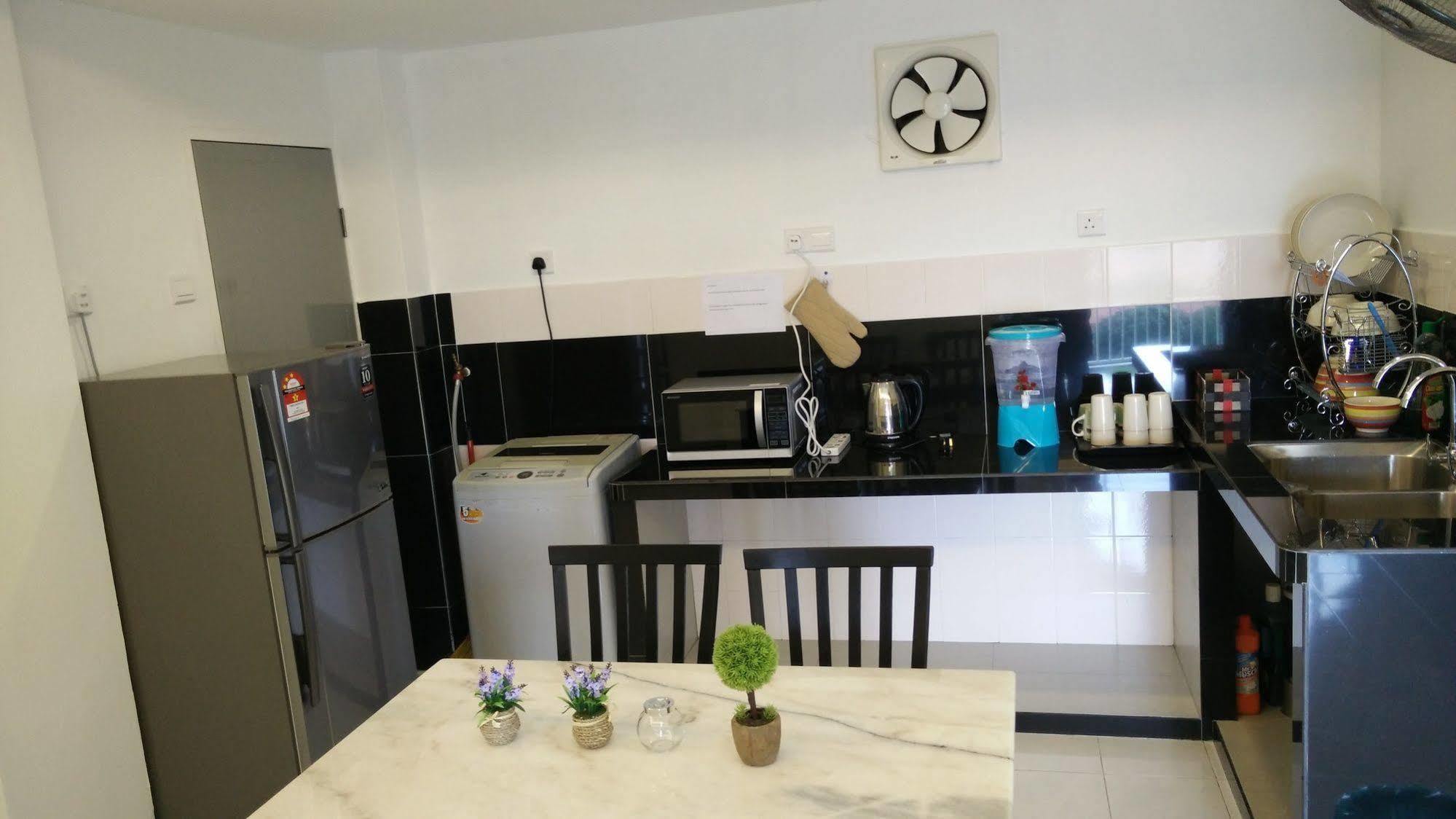 H&A Guest House ملقا المظهر الخارجي الصورة
